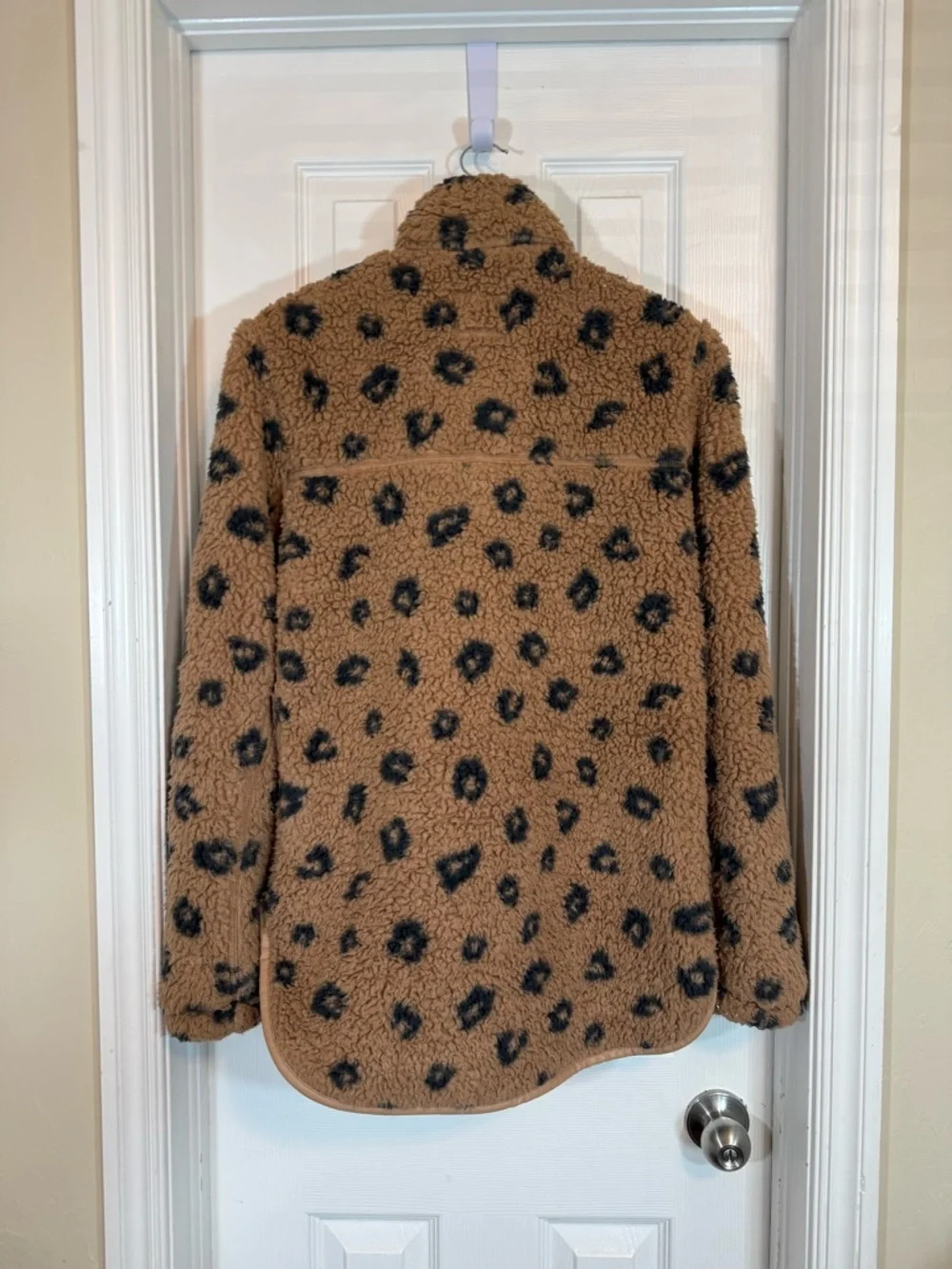 Abercrombie & Fitch Soft Leopard Print Sherpa Half Zip Pullover Jacket